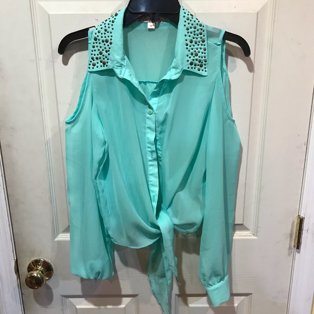 Size medium button down top